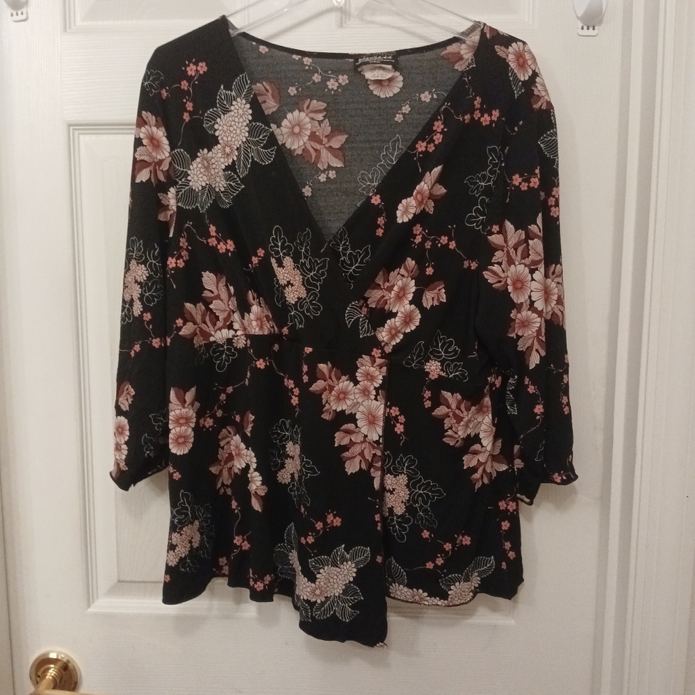 biyaycda V Neck Top Women's Size 2x Floral Print EUC Y2K